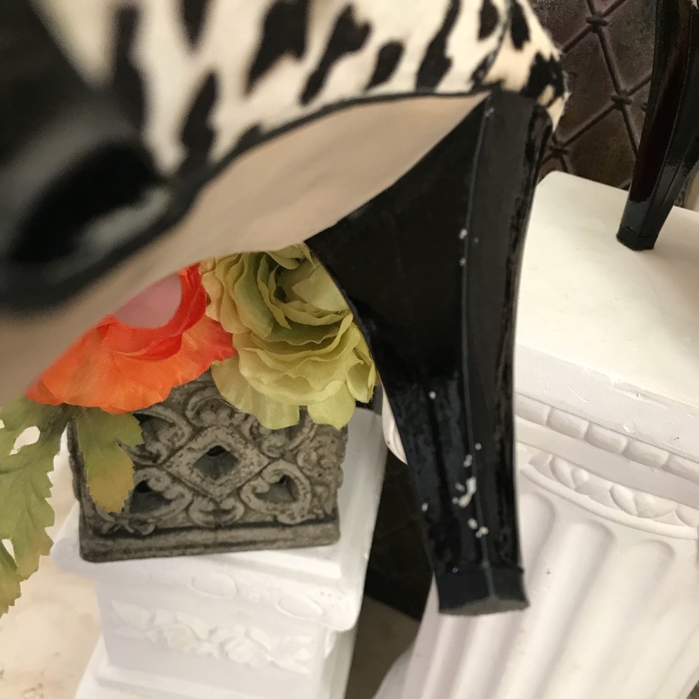 WHITE HOUSE BLACK MARKET Animal Print Heels - Picture 8 of 10